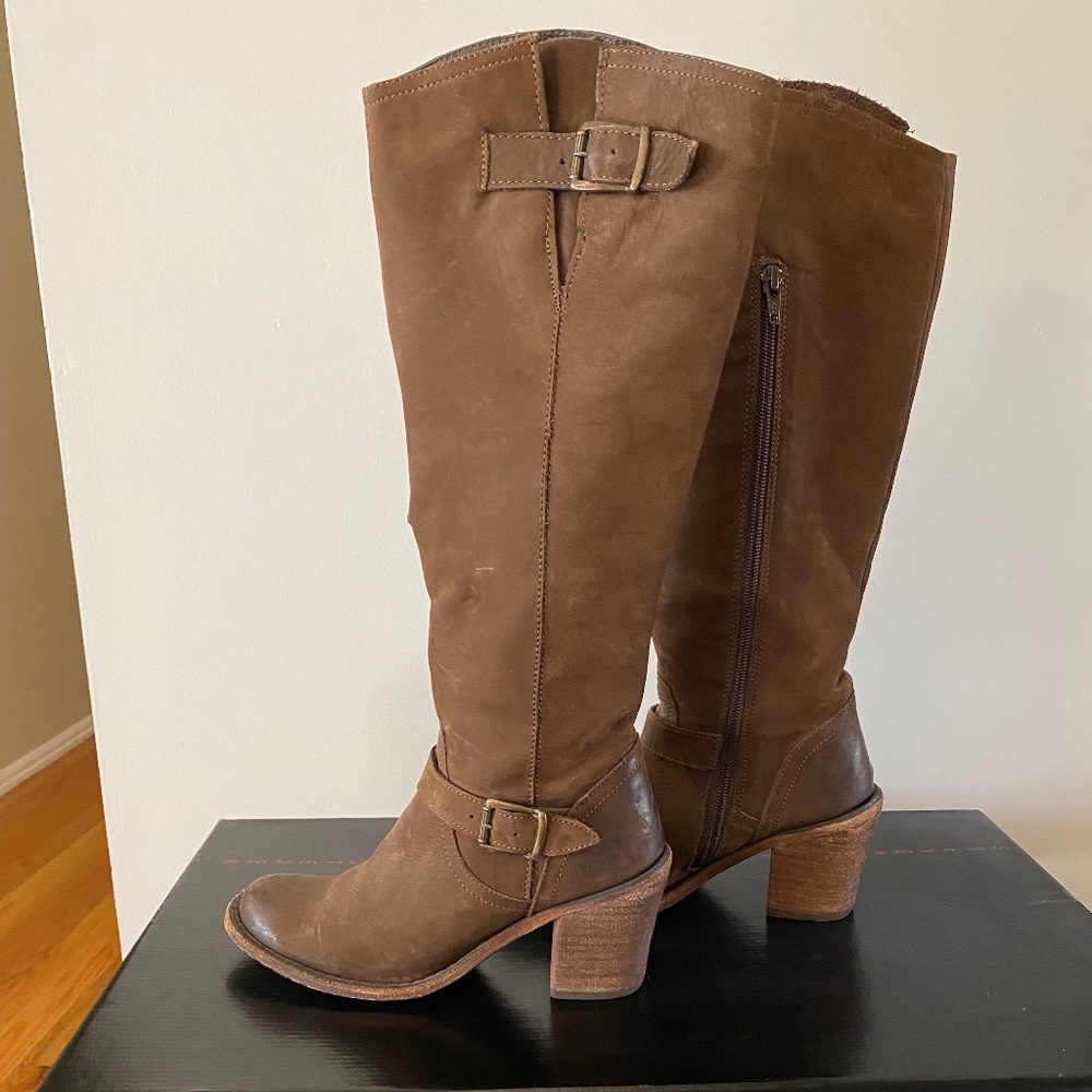 Steven by Steve Madden Bolerro Brown Suede tall brown boots - size 6